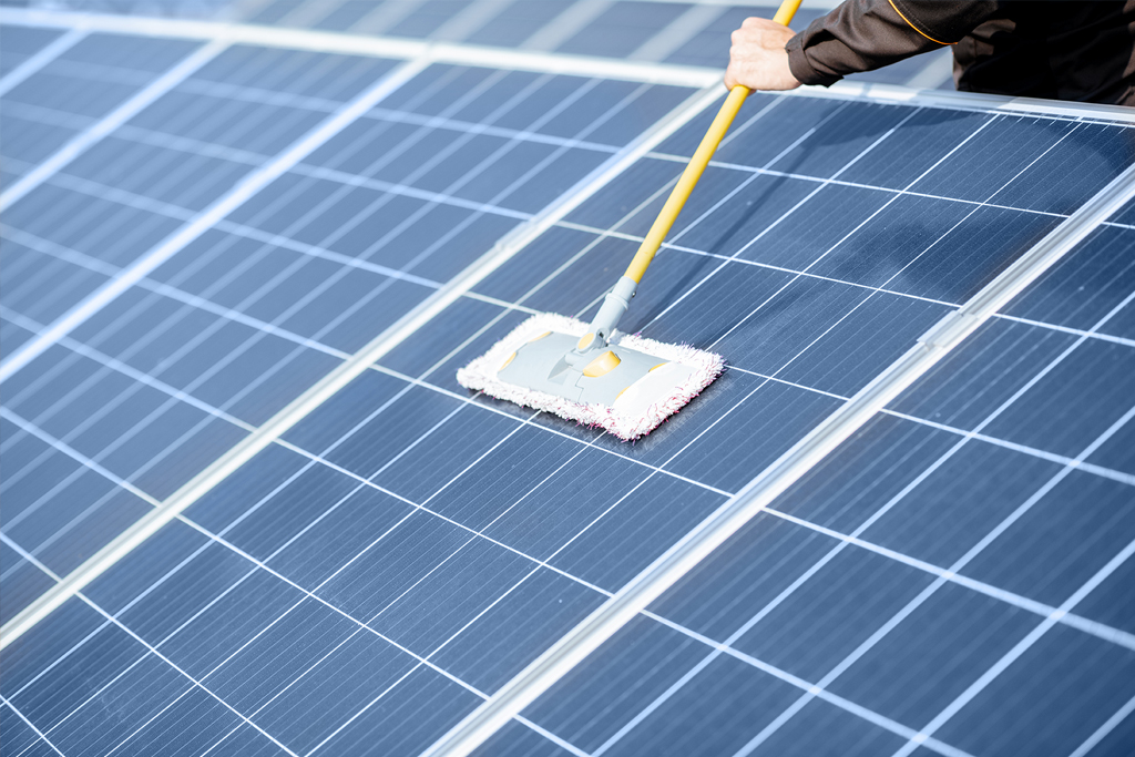 Solar- & PV-Anlagen-Reinigung